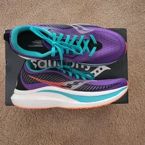 Saucony endorphin speed 2 size 9